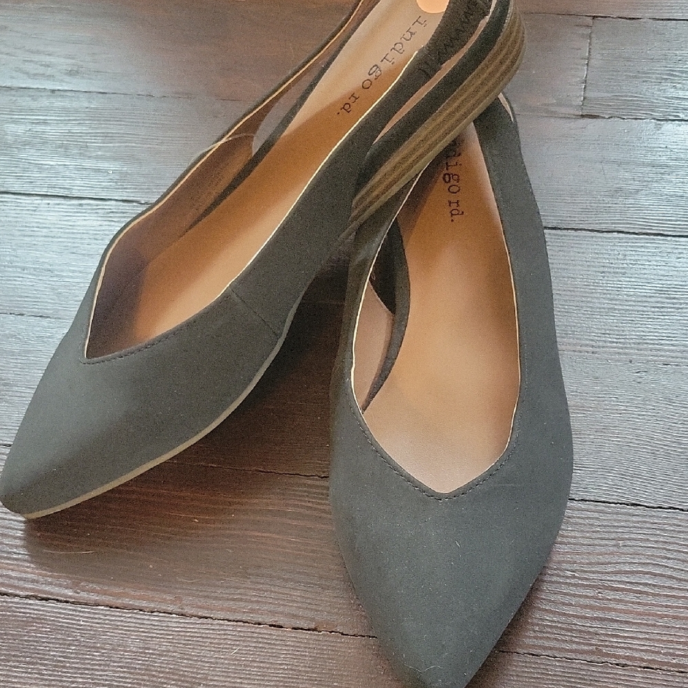 New, Never Worn Black Pointed Flats